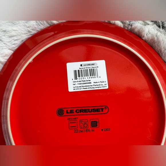 Le Creuset plates set of 2 second choix seconds 22cm salad plate cerise red 8.5” - Picture 8 of 8